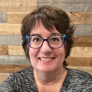 Meet your Posher, Debbie